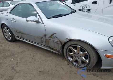 2002 Mercedes-Benz Slk 230 Kompressor из США, поврежденный, VIN WDBKK49F72F255972